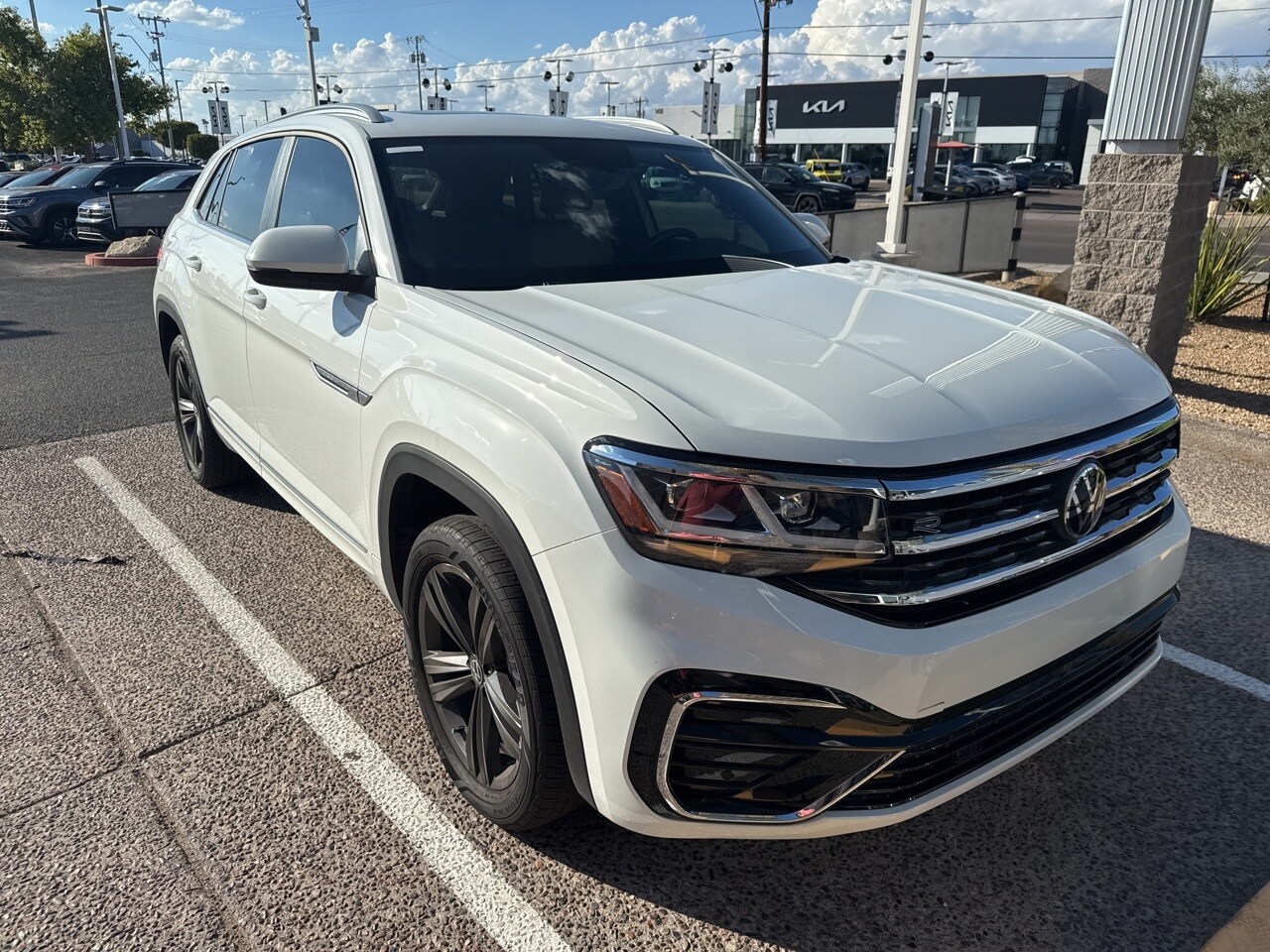 2021 Volkswagen Atlas Cross Sport V6 SE Technology R-Line photo 3