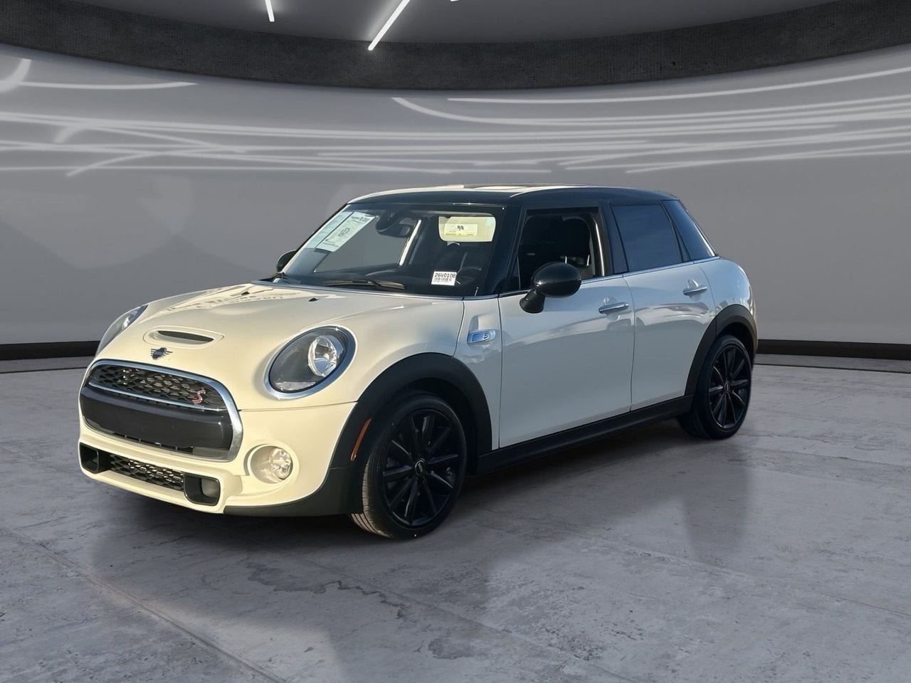 Used 2019 Pepper White MINI Classic image 3