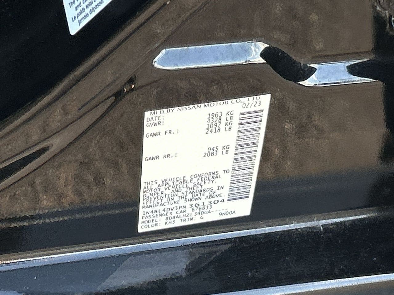 Used 2023 Super Black Clearcoat Nissan 2.5 SV image 29