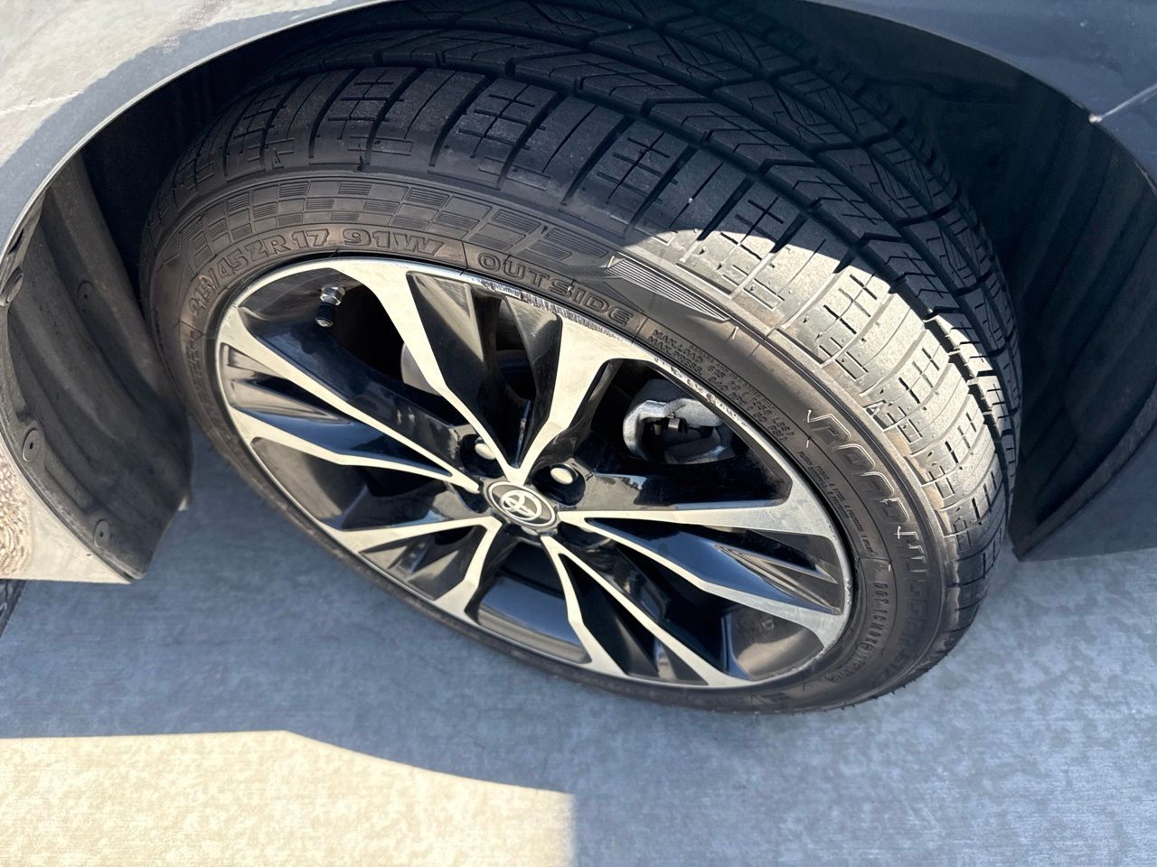Used 2018 Slate Metallic Toyota SE image 12