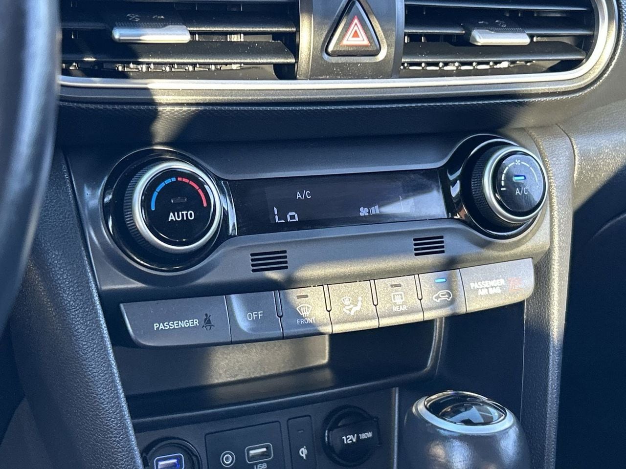 Used 2019 Chalk White Hyundai Ultimate image 25