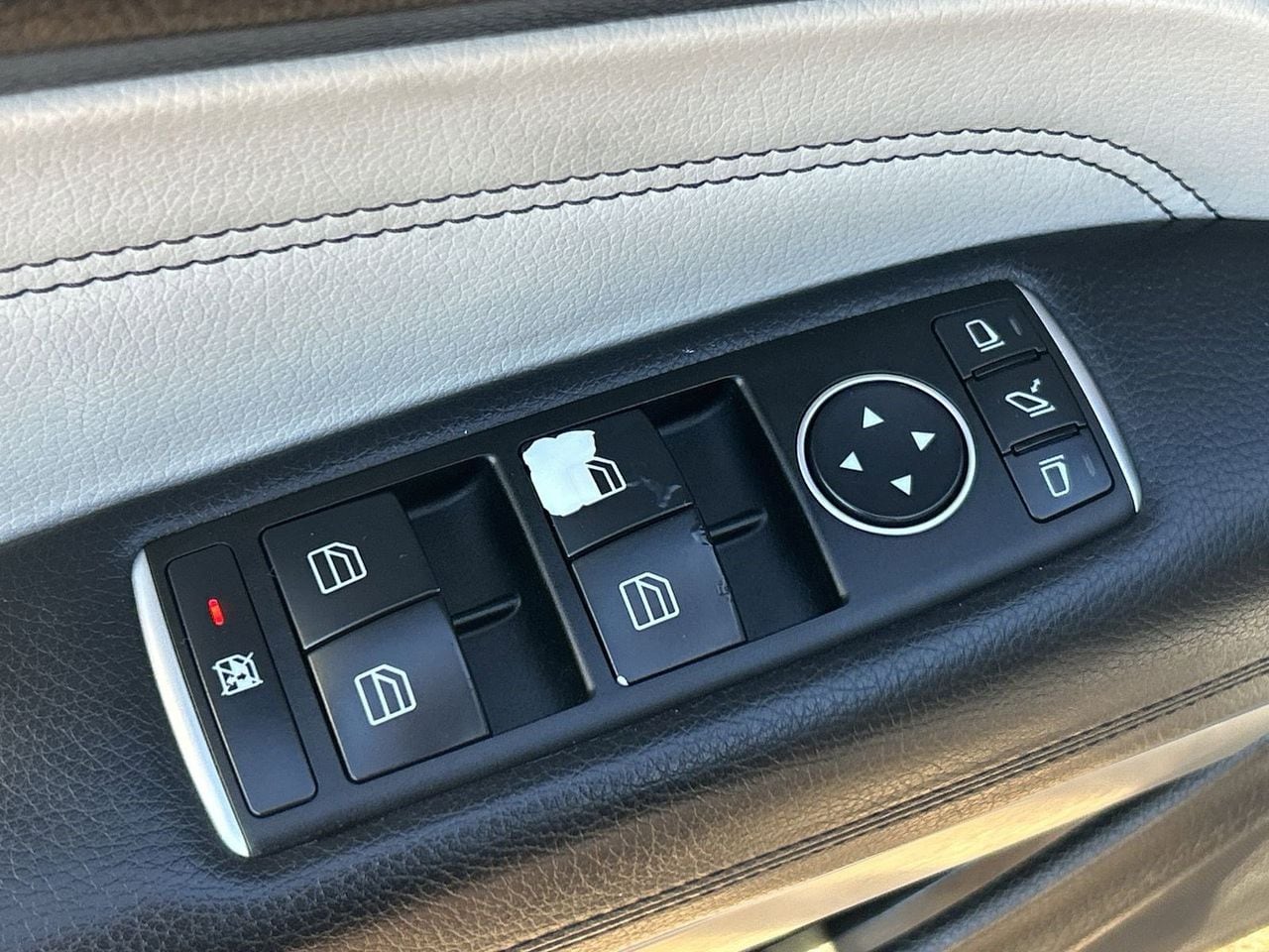 Used 2015 Designo Diamond White Metallic Mercedes-Benz E 550 image 17