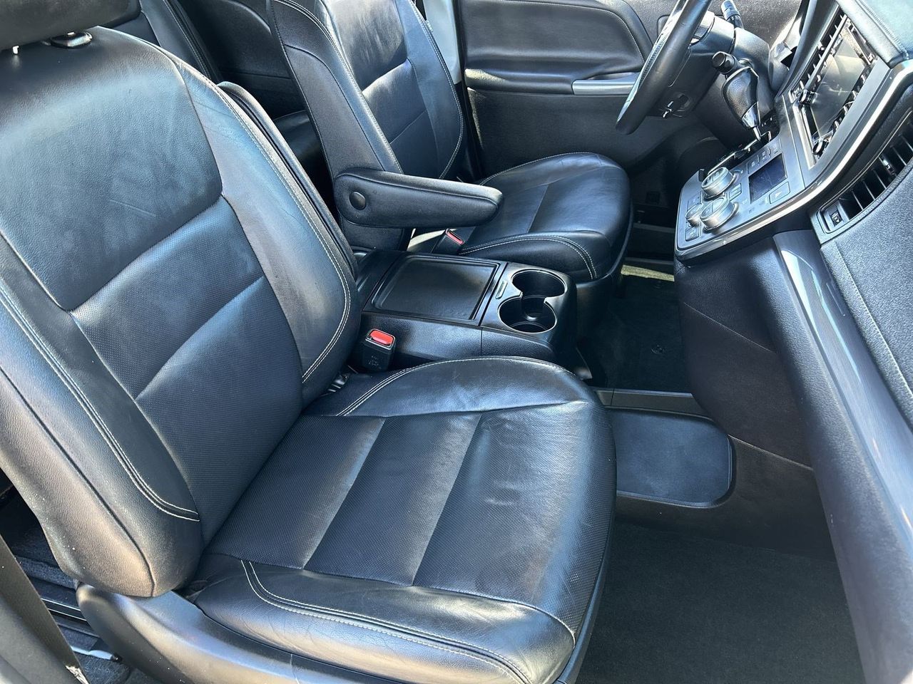 Used 2018 Super White Toyota SE image 7