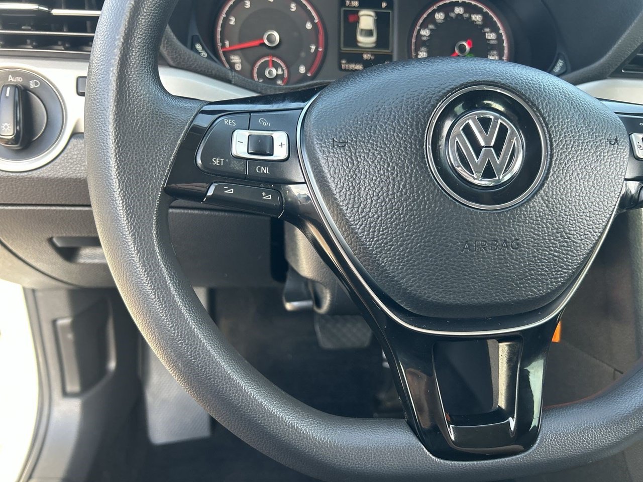 Used 2020 Pure White Volkswagen 2.0T S image 19
