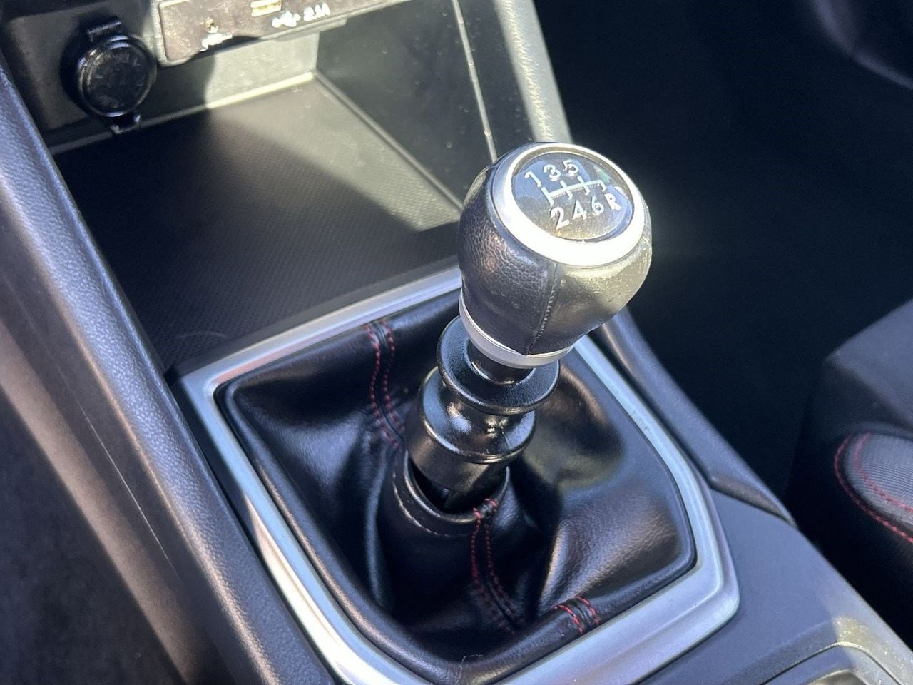 Used 2022 Ceramic White Subaru Base image 26