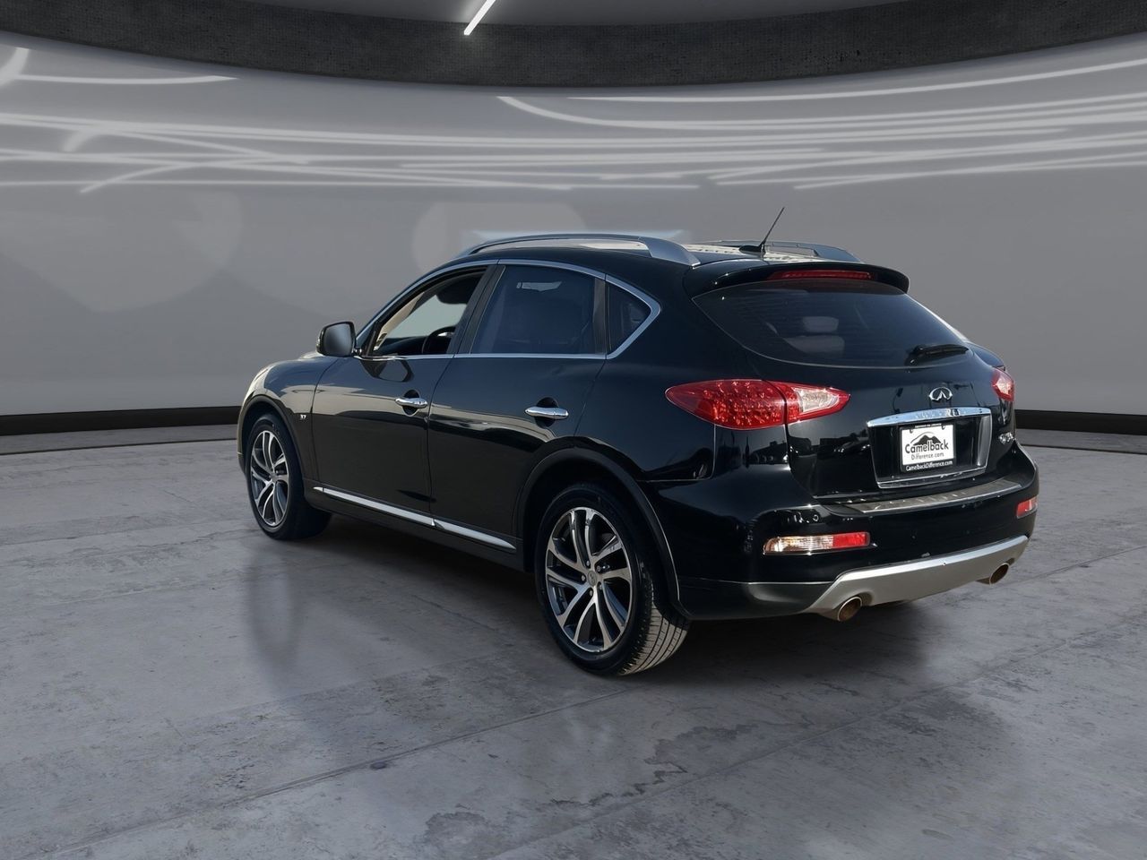 Used 2017 Black Obsidian INFINITI Base image 4