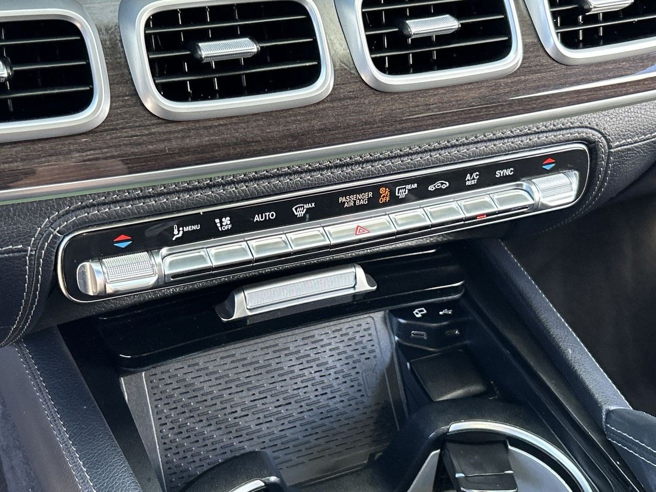Used 2021 Selenite Gray Metallic Mercedes-Benz GLE 53 AMGÂ® image 25