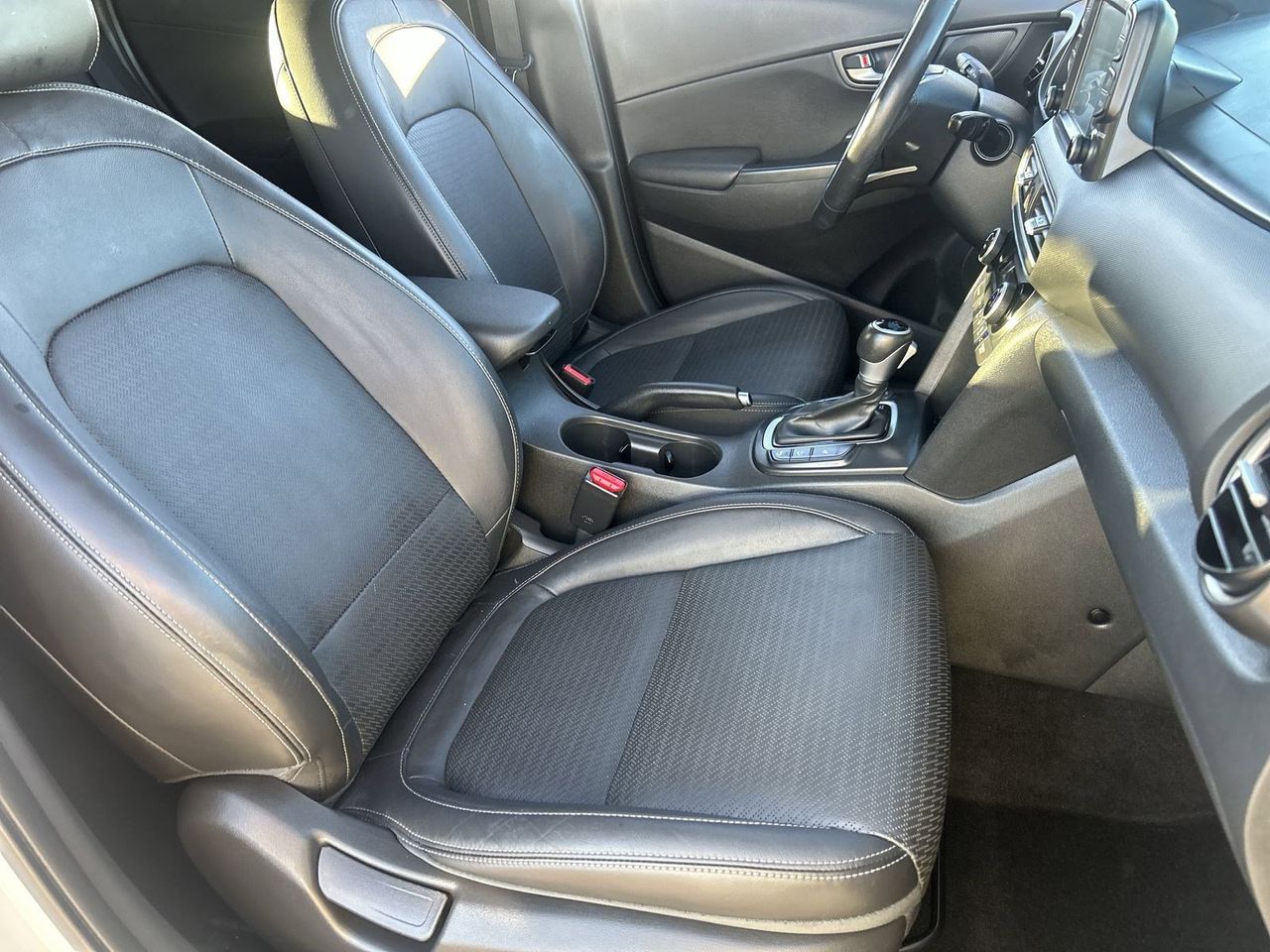 Used 2019 Chalk White Hyundai Ultimate image 8