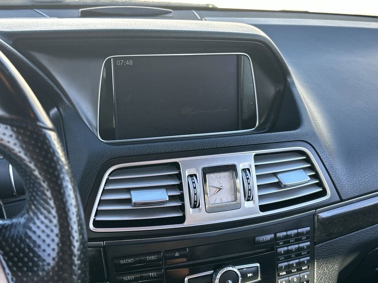 Used 2015 Designo Diamond White Metallic Mercedes-Benz E 550 image 22