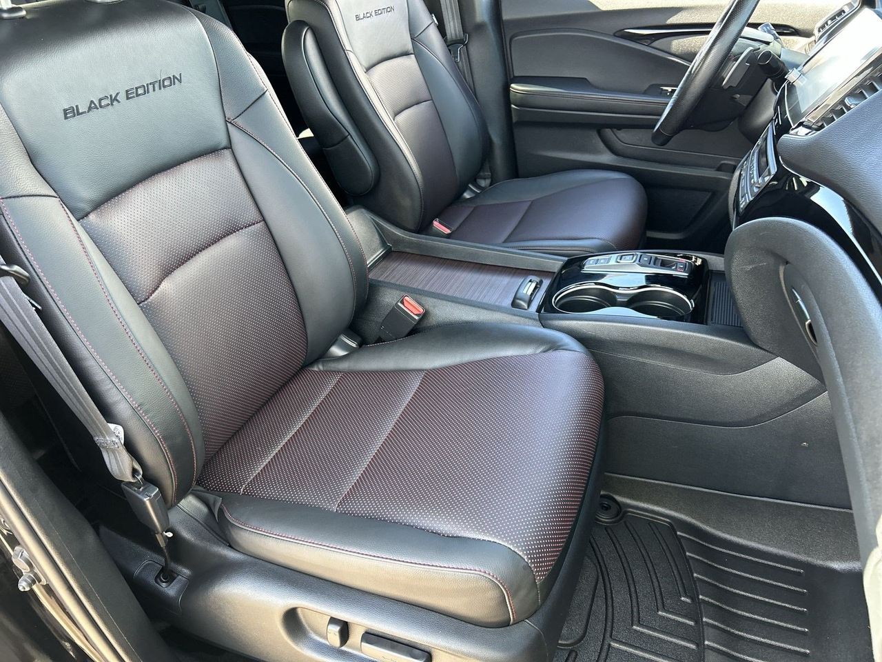 Used 2022 Crystal Black Pearl Honda Black Edition image 8