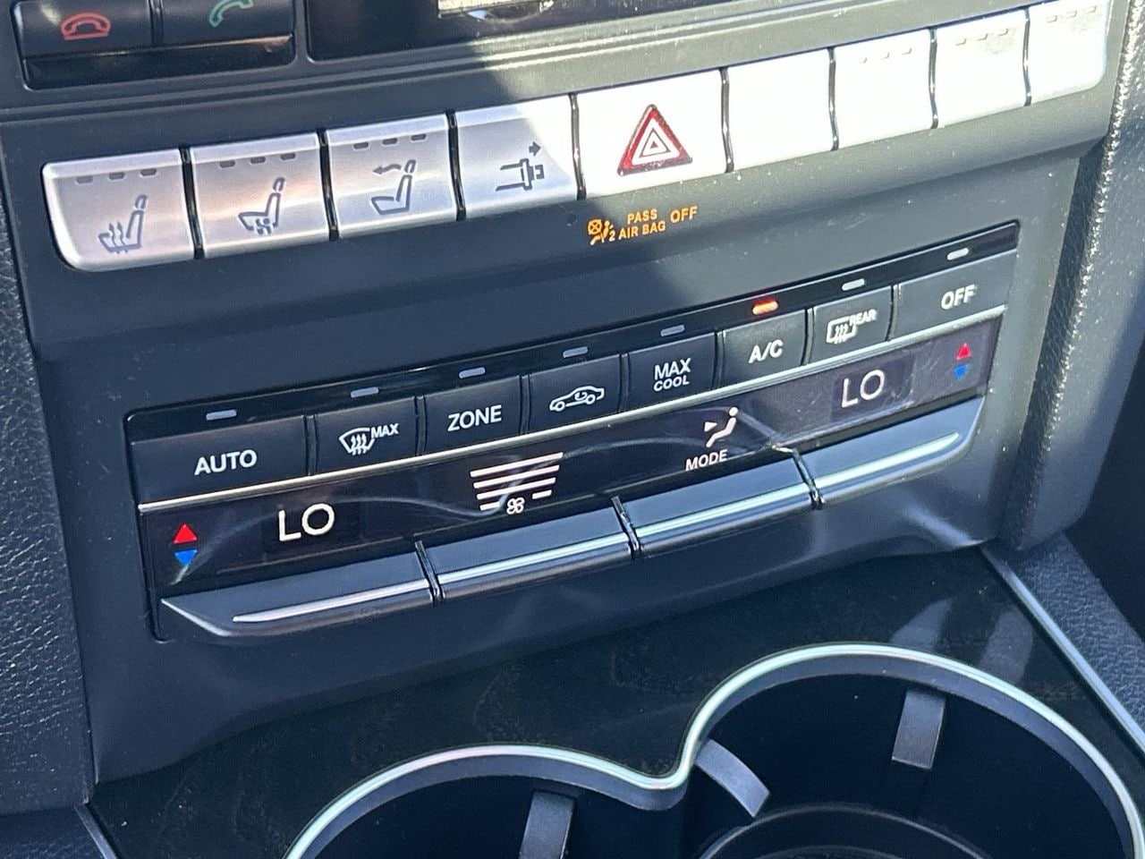 Used 2015 Designo Diamond White Metallic Mercedes-Benz E 550 image 24