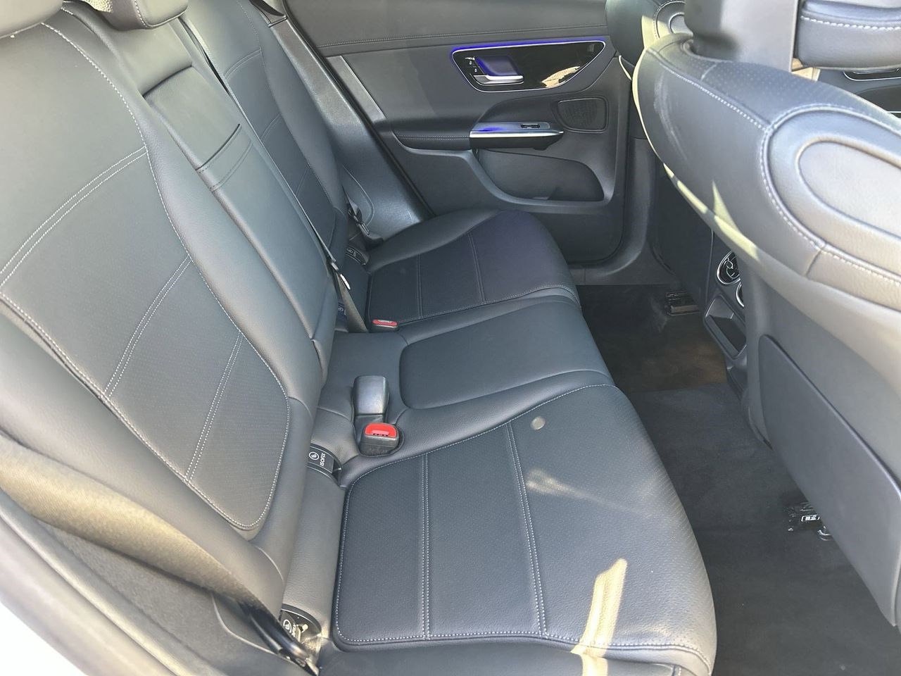 Used 2025 Polar White Mercedes-Benz GLC 300 image 10