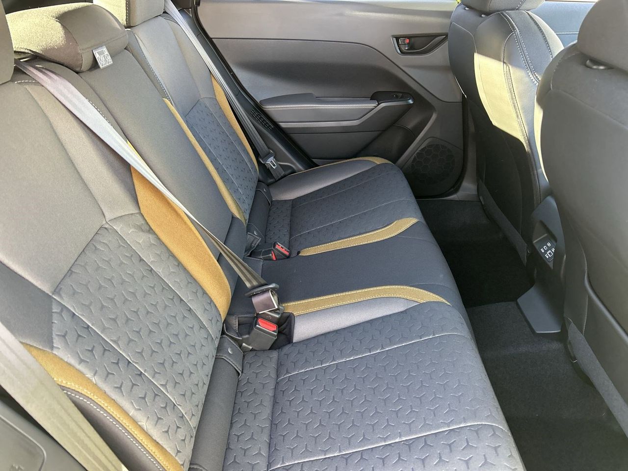 New 2026 Citron Yellow Pearl Subaru Sport Hybrid image 9