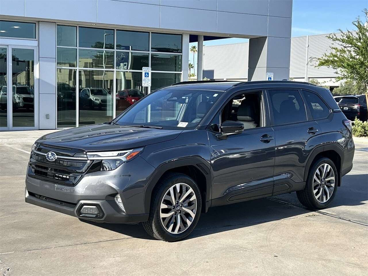 2025 Subaru Forester Touring photo 3