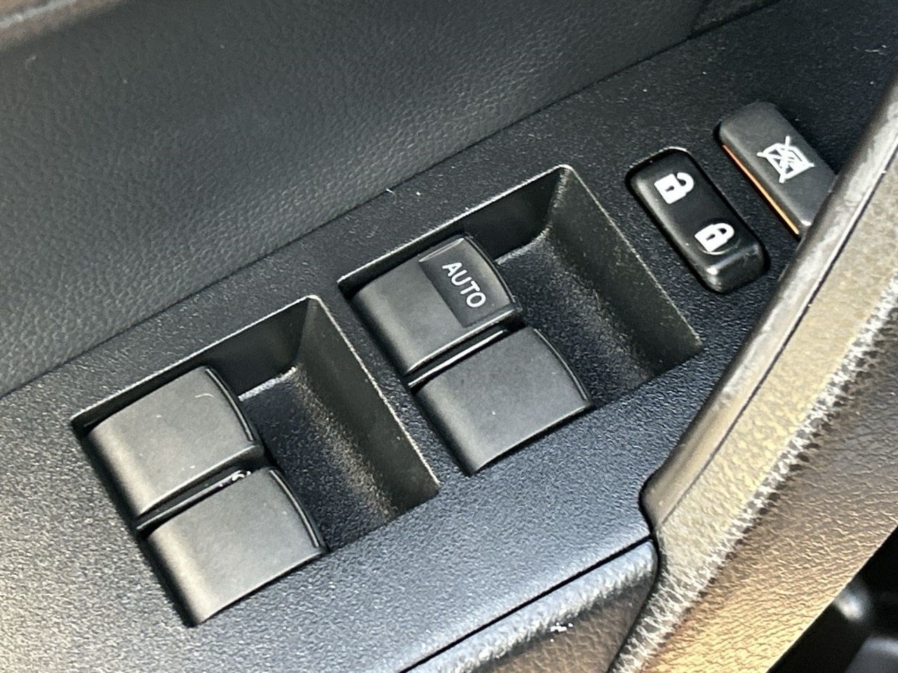 Used 2018 Slate Metallic Toyota SE image 18