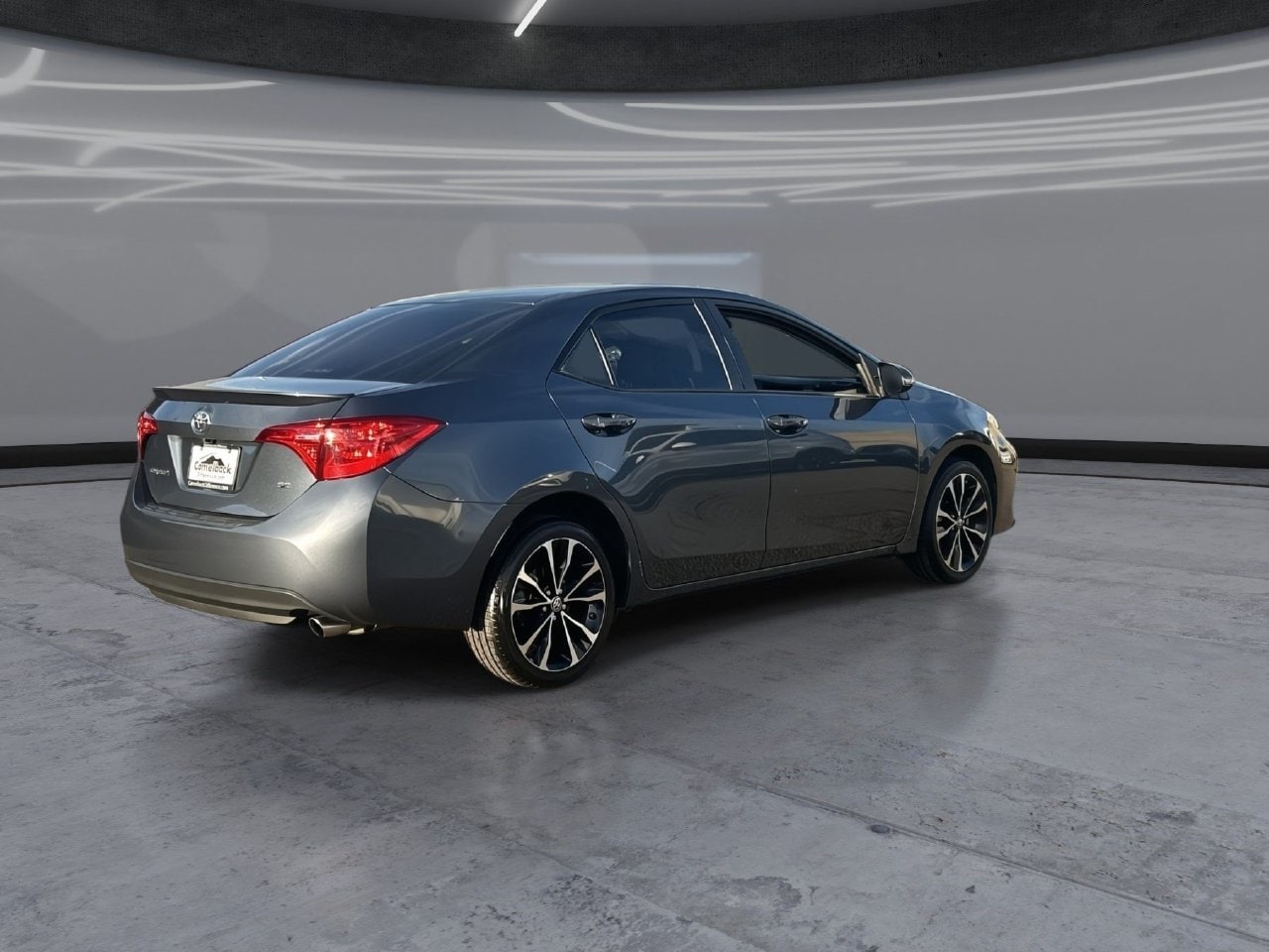 Used 2018 Slate Metallic Toyota SE image 5