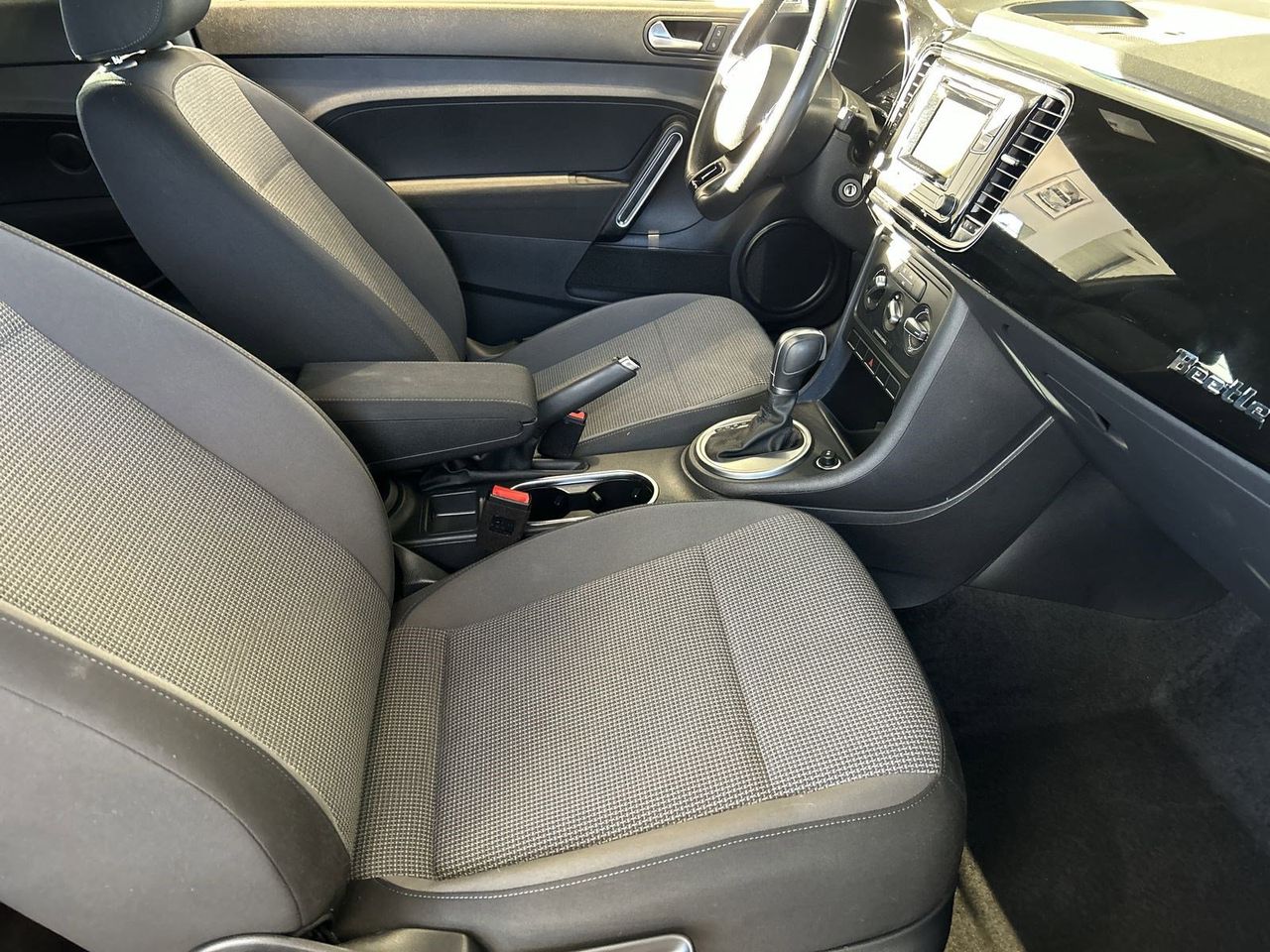 Used 2019 Silk Blue Metallic Volkswagen 2.0T S image 9