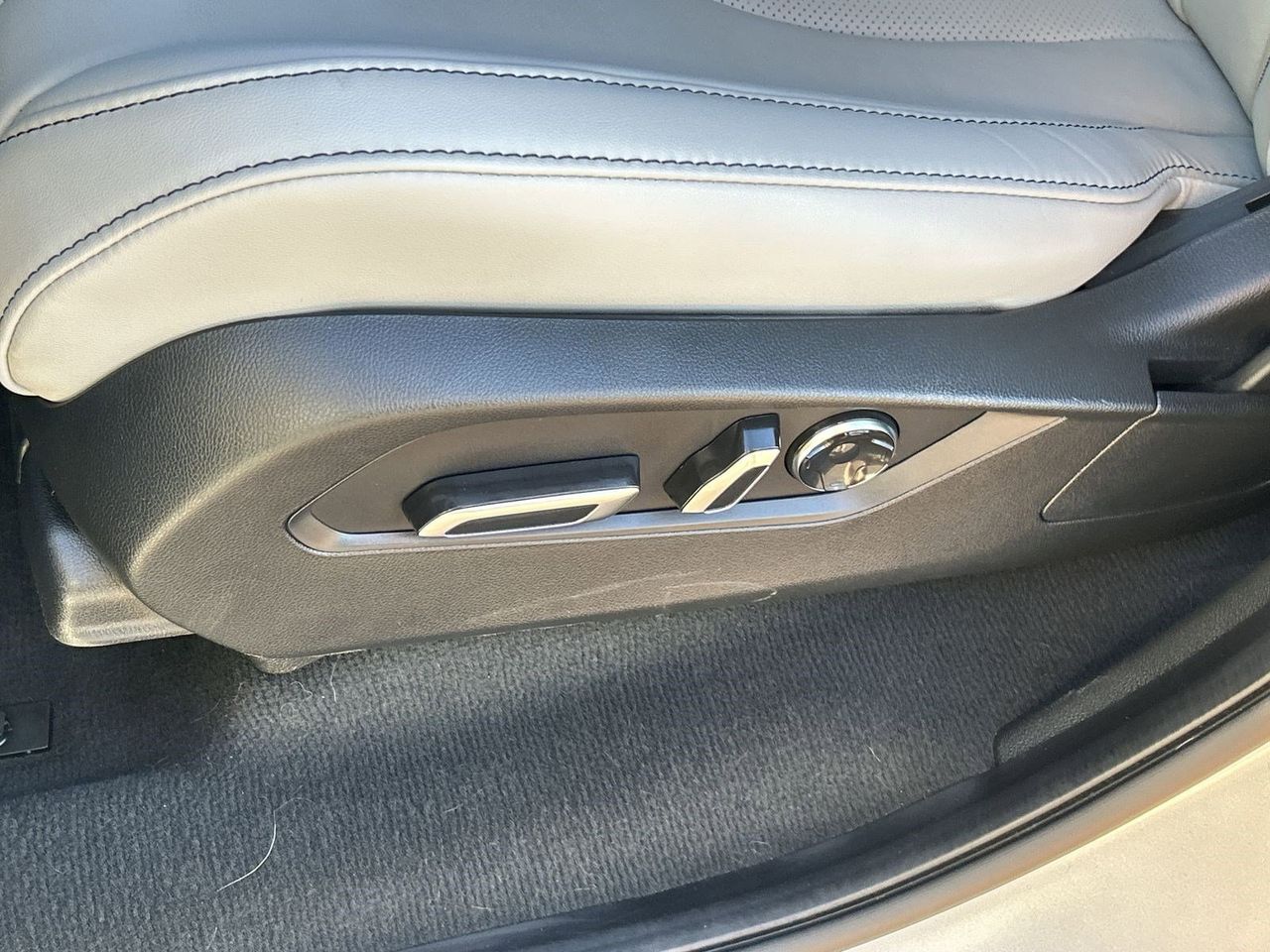 Used 2023 Lunar Silver Metallic Acura Technology image 17