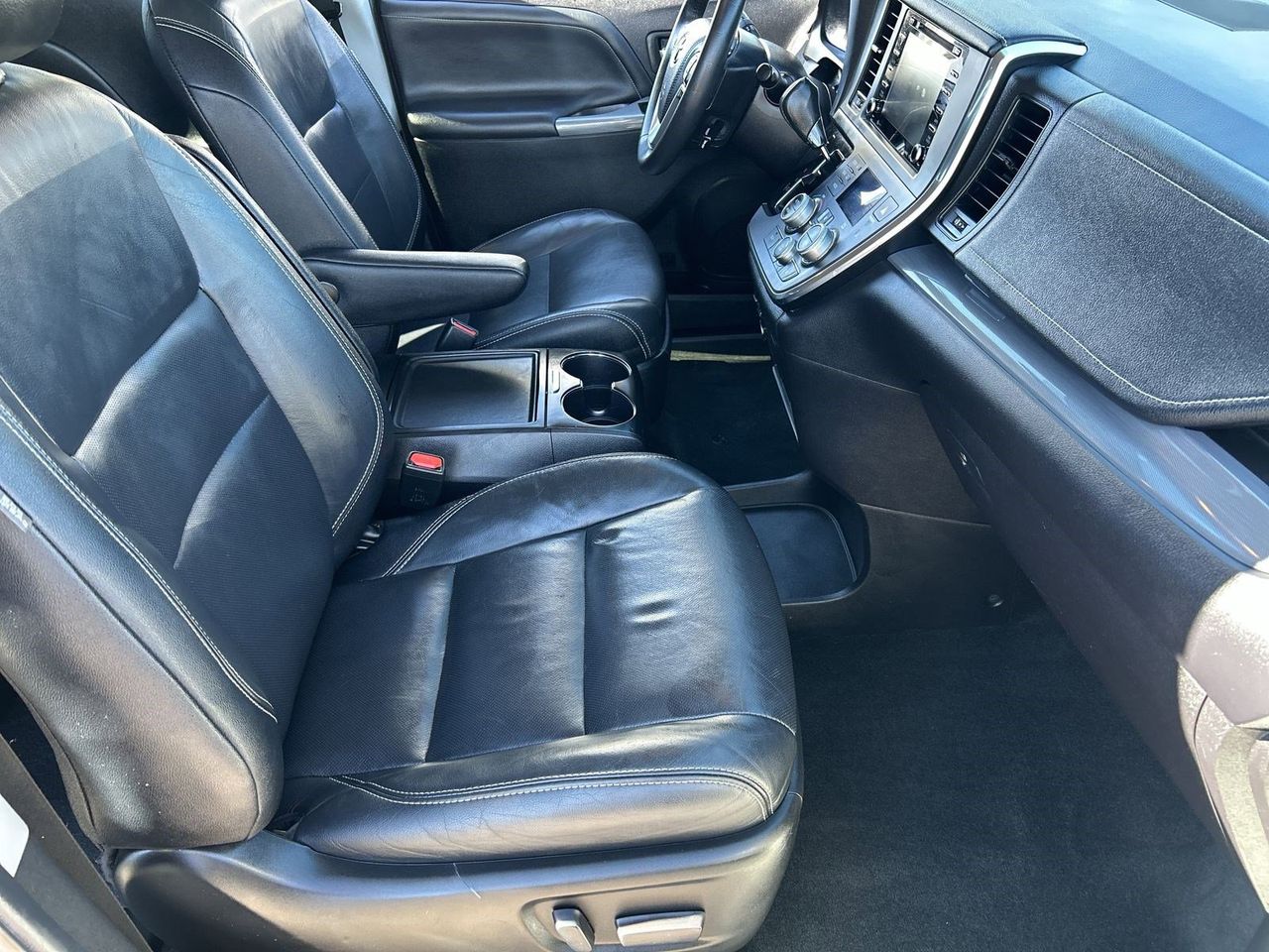 Used 2018 Super White Toyota SE image 8