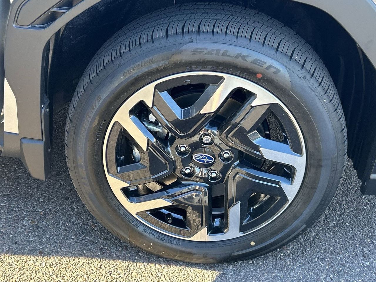 New 2026 Ice Silver Subaru Limited image 6