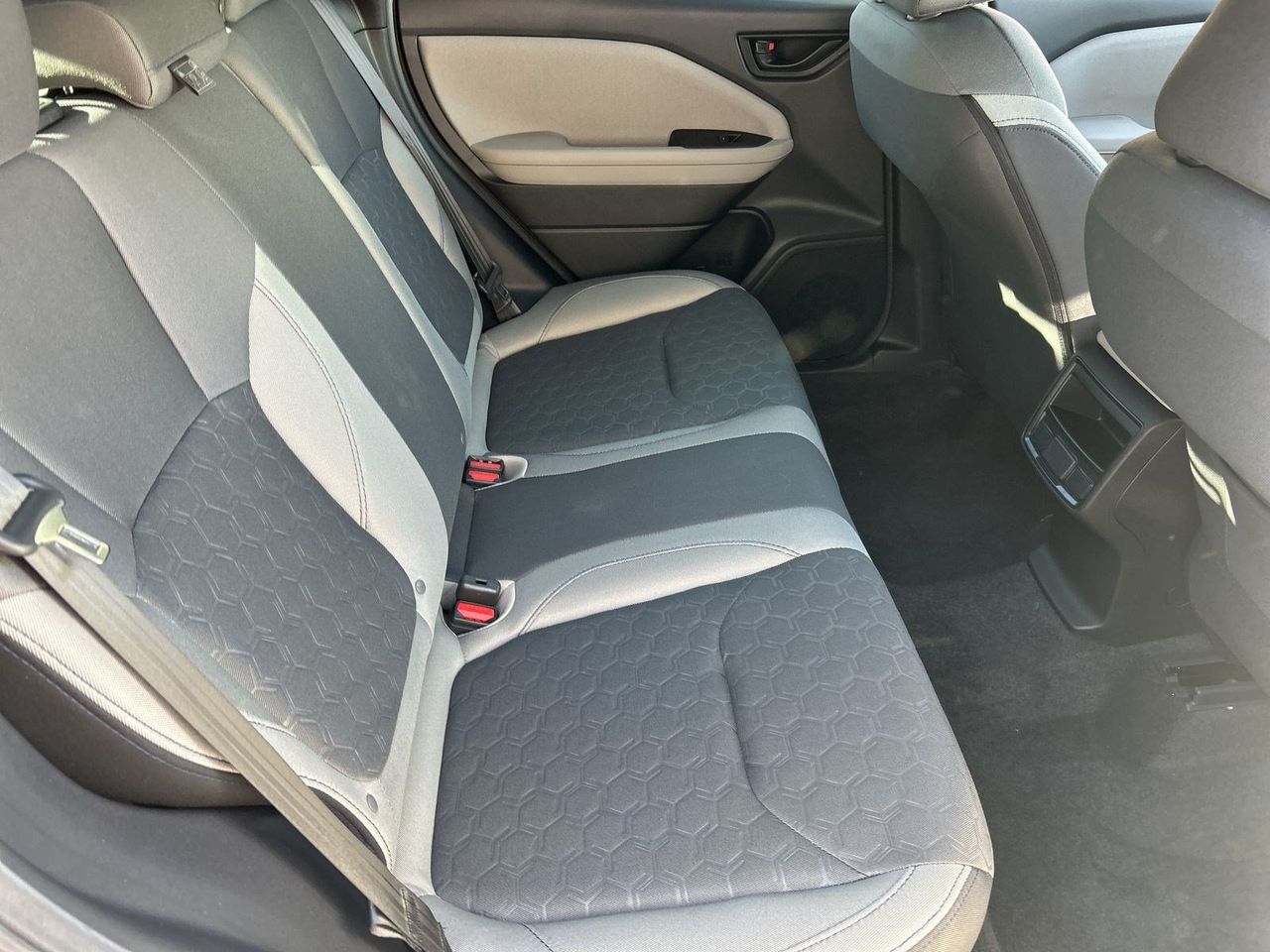 New 2026 Crystal White Pearl Subaru Standard Model image 9