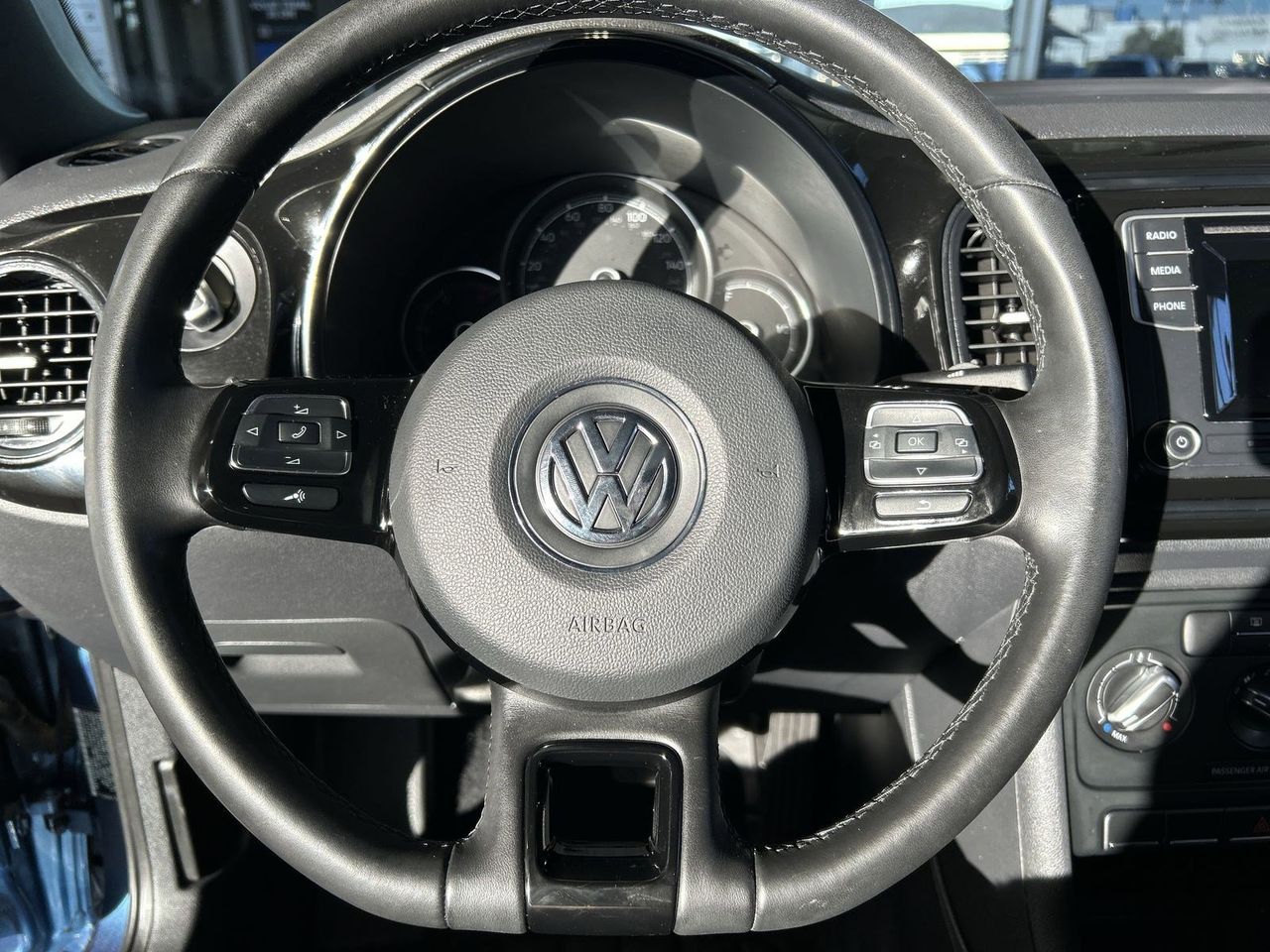 Used 2019 Silk Blue Metallic Volkswagen 2.0T S image 19