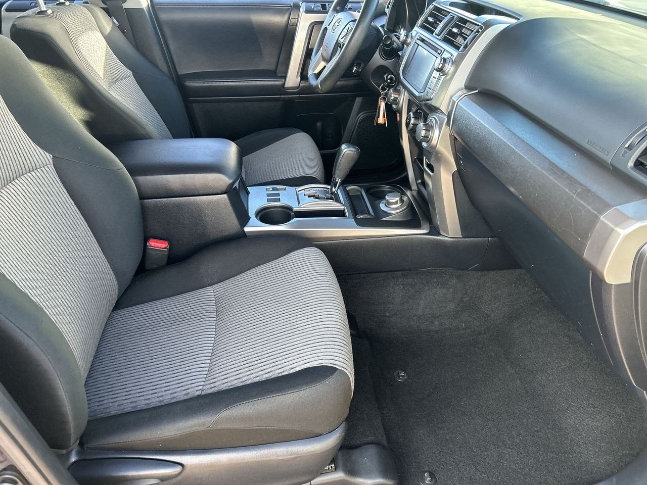 Used 2019 Midnight Black Metallic Toyota SR5 image 9