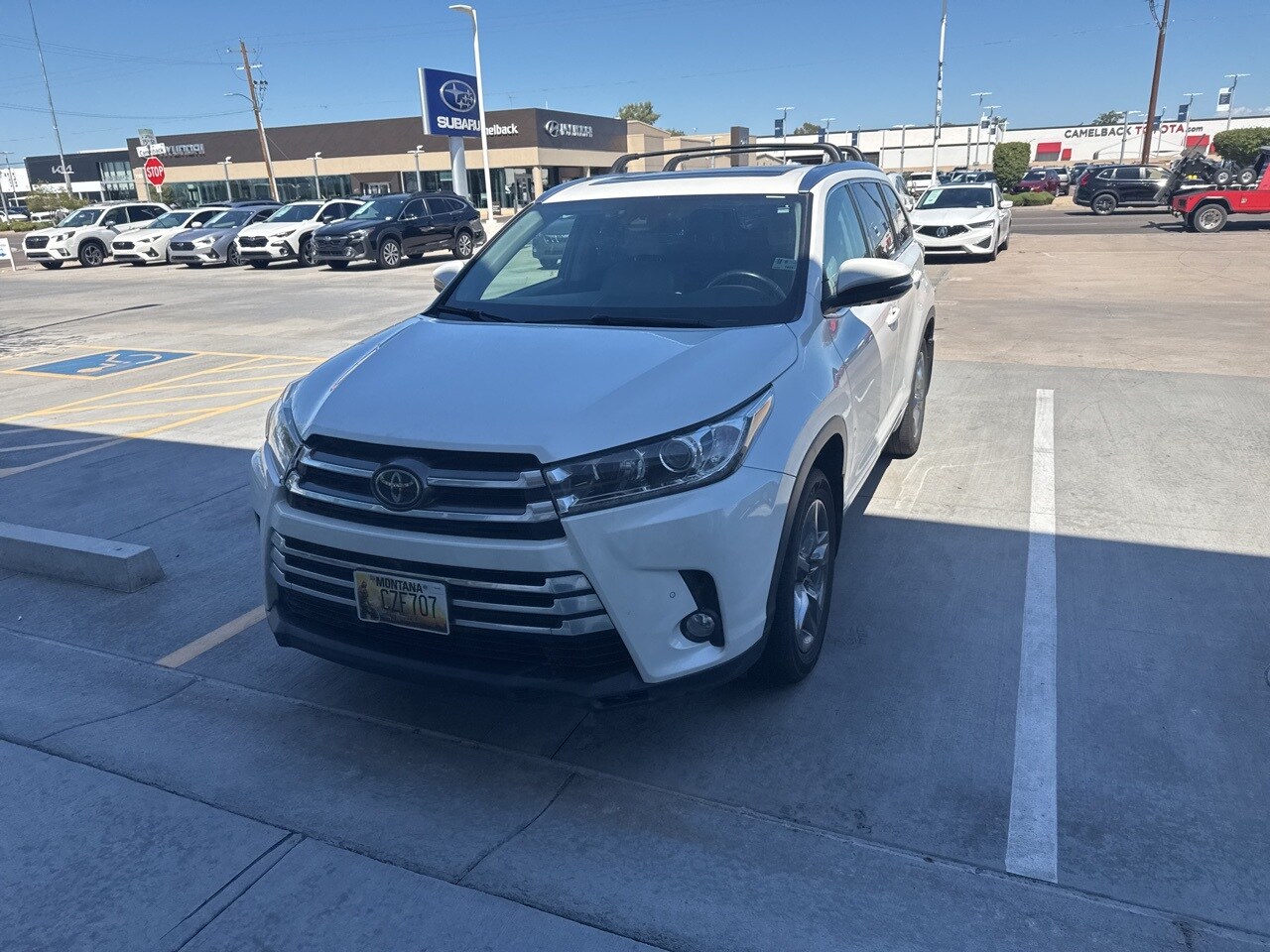 2017 Toyota Highlander Limited Platinum photo 2