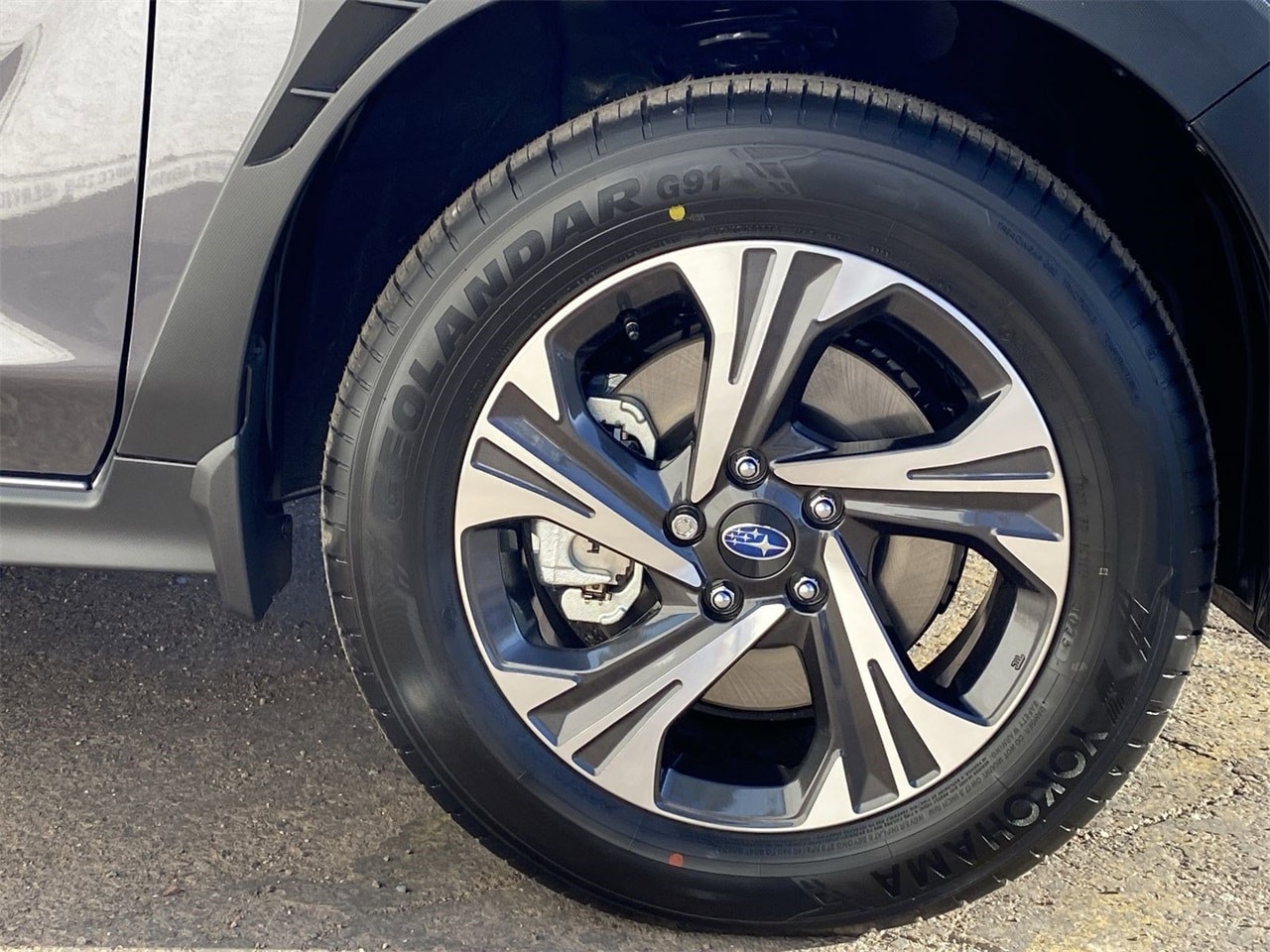 New 2026 Magnetite Gray/Crystal Black Silica Subaru Premium image 6