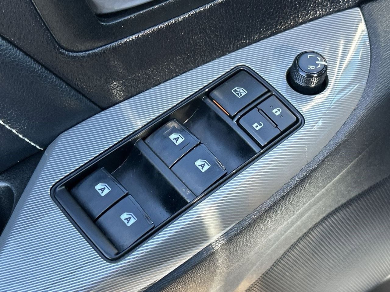 Used 2018 Super White Toyota SE image 17