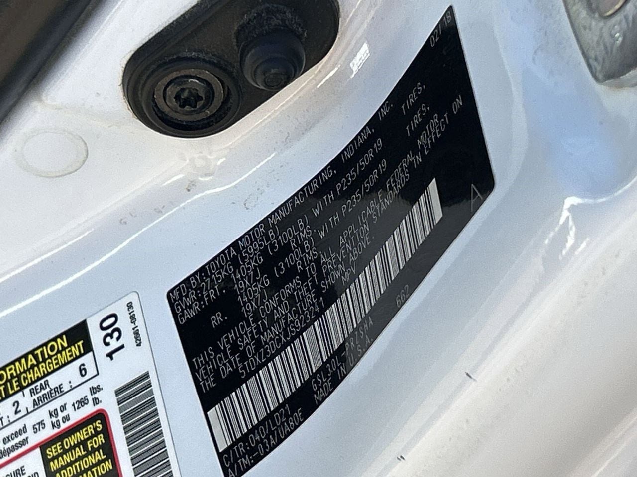 Used 2018 Super White Toyota SE image 29
