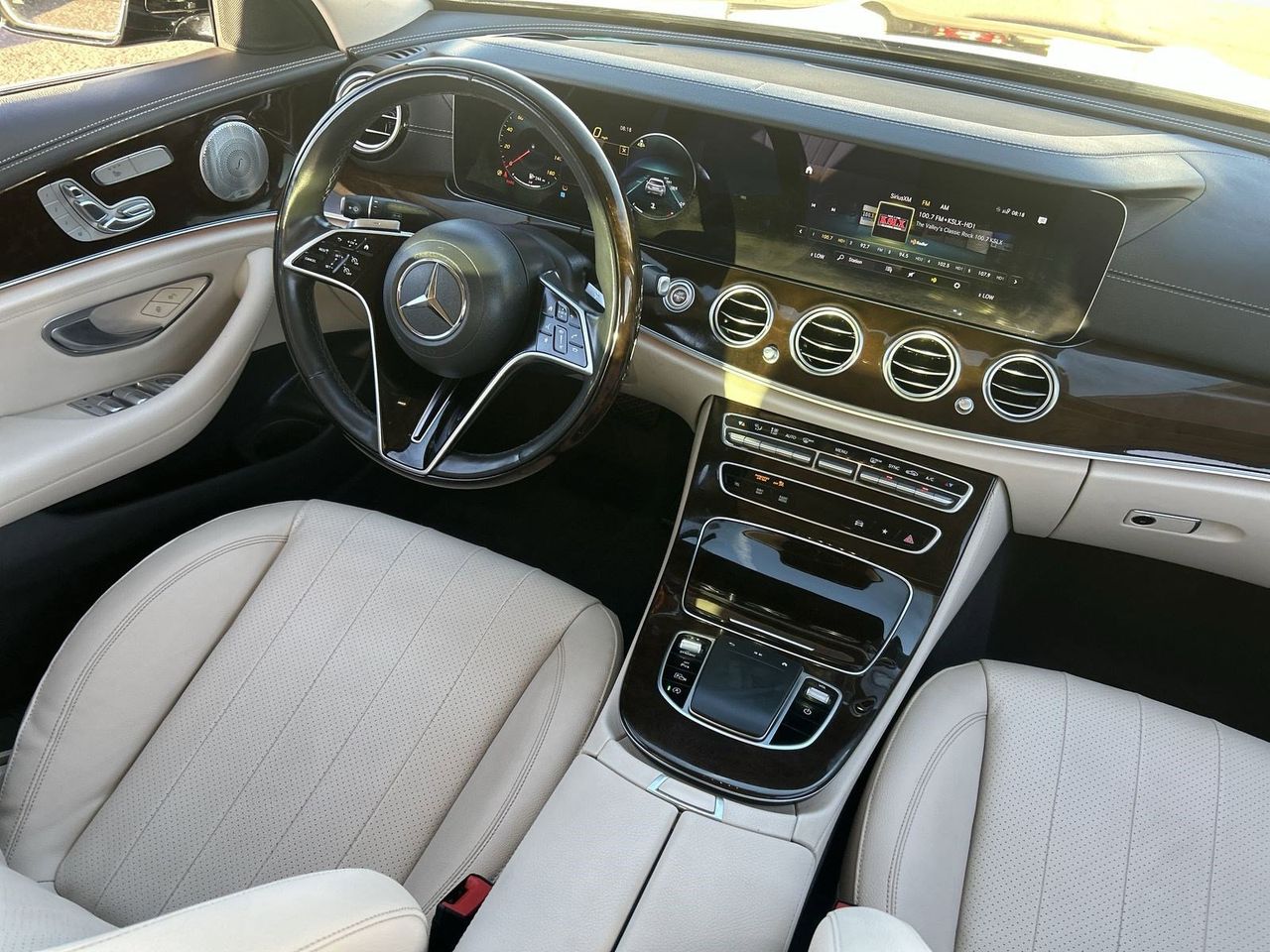 Used 2022 Obsidian Black Mercedes-Benz E 350 image 10