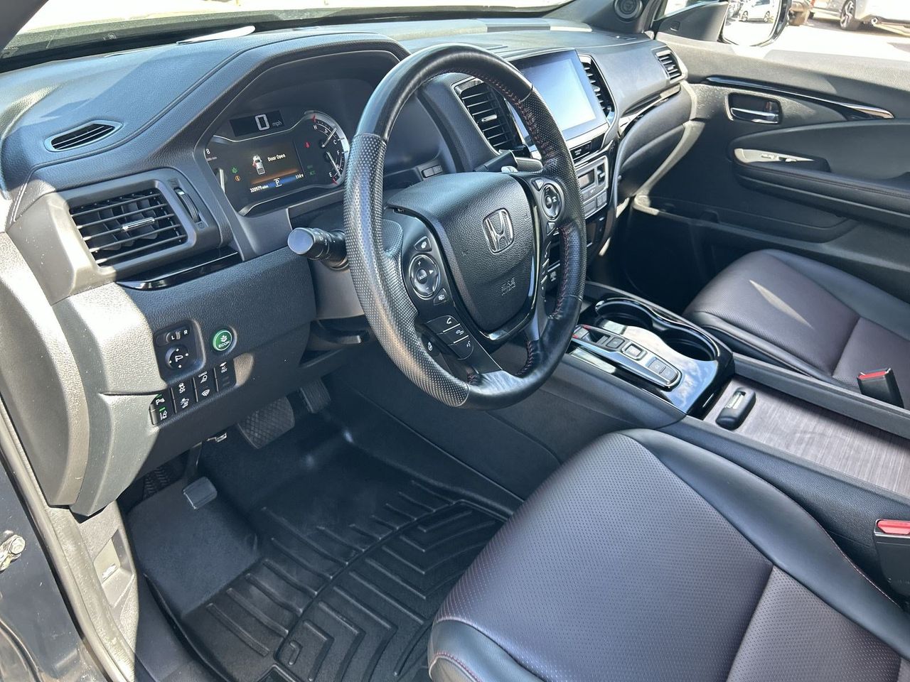 Used 2022 Crystal Black Pearl Honda Black Edition image 15