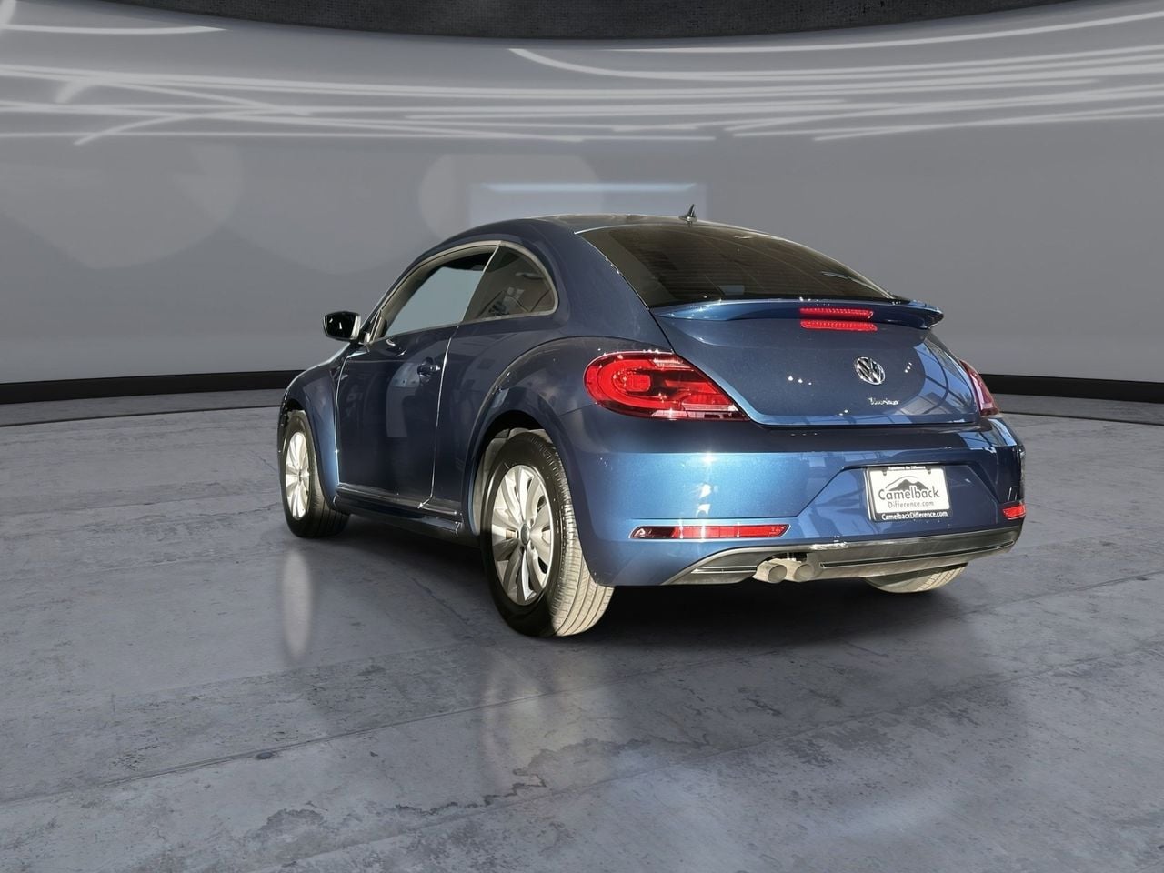 Used 2019 Silk Blue Metallic Volkswagen 2.0T S image 4