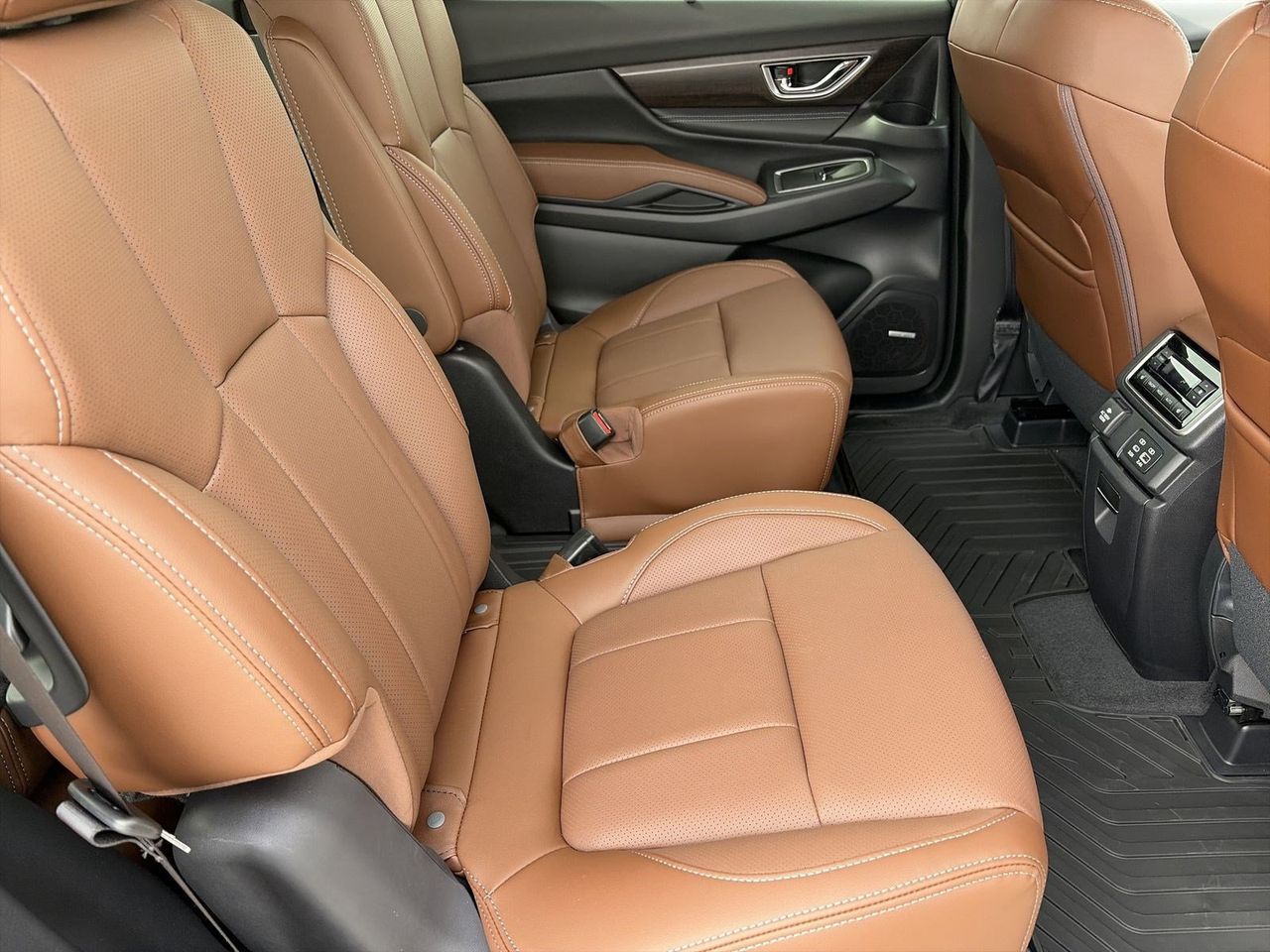 New 2026 Crystal White Pearl Subaru Touring 7-Passenger image 9