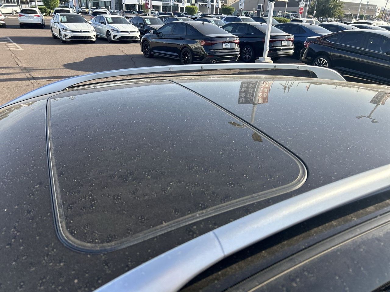 Used 2017 Black Obsidian INFINITI Base image 19