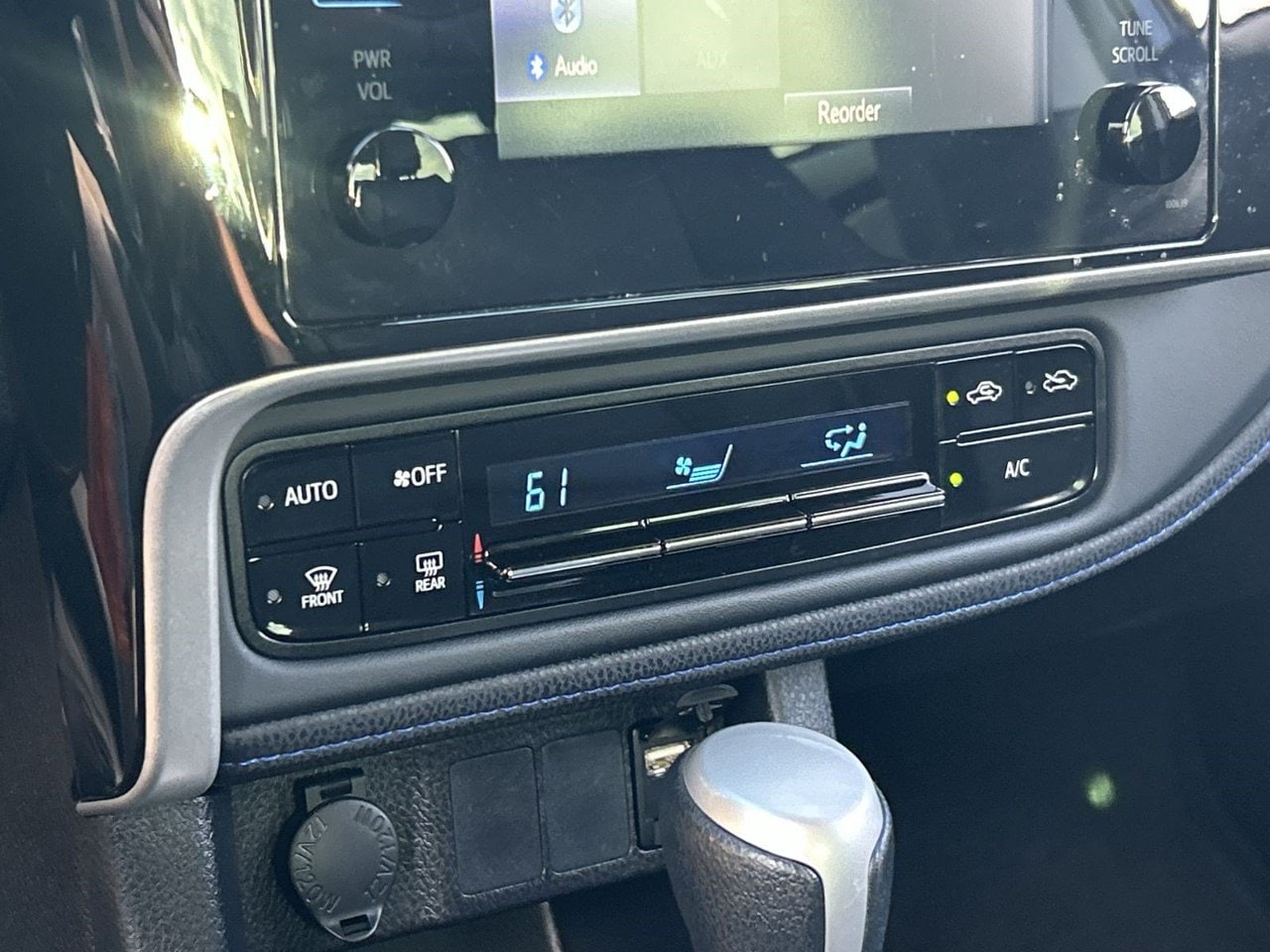 Used 2018 Slate Metallic Toyota SE image 25