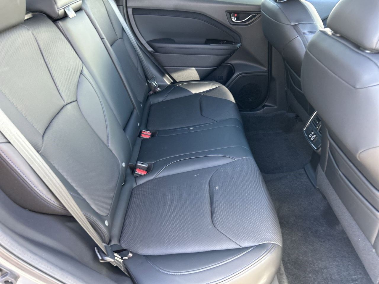 New 2026 Ice Silver Subaru Limited image 9