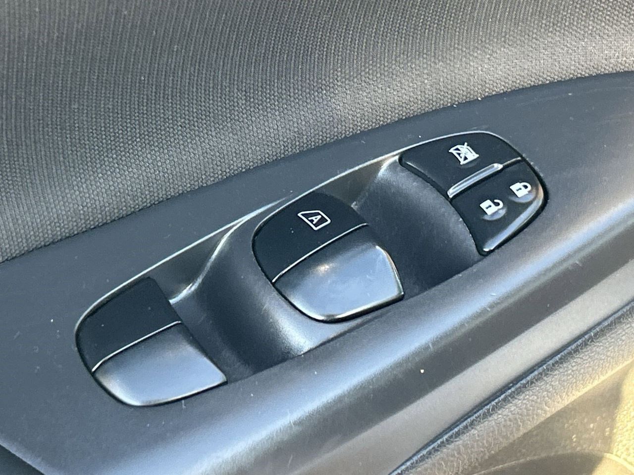 Used 2019 Brilliant Silver Metallic Nissan S image 18