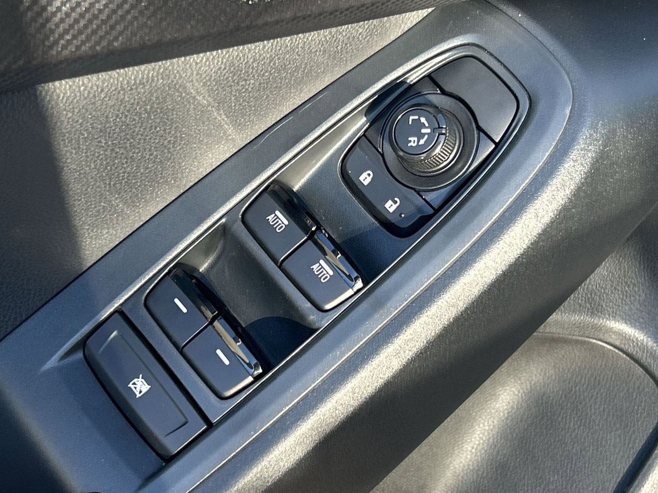 New 2026 Sand Dune Pearl Subaru Sport Hybrid image 17