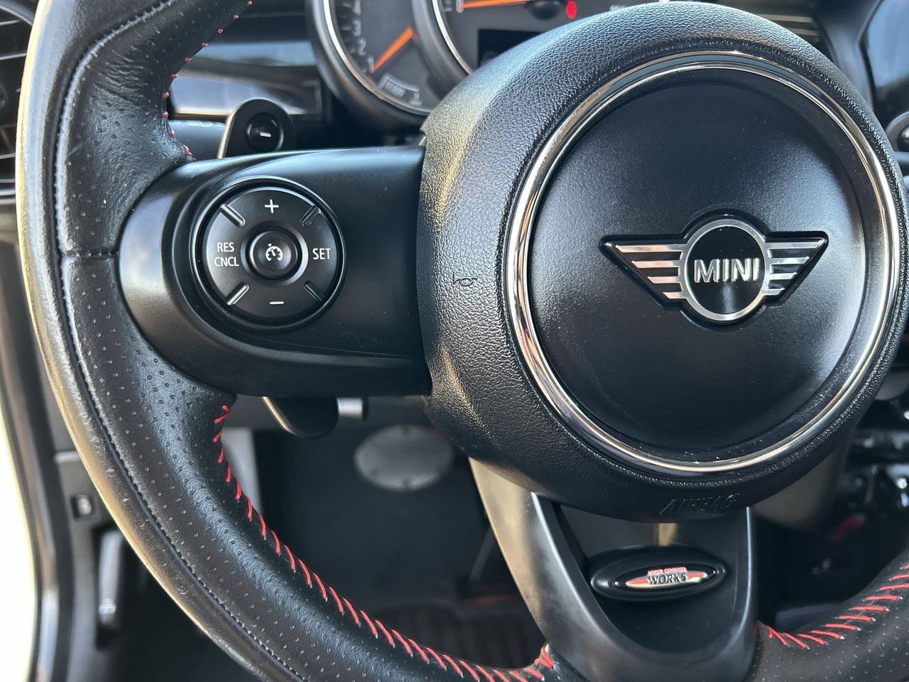 Used 2019 Pepper White MINI Classic image 21