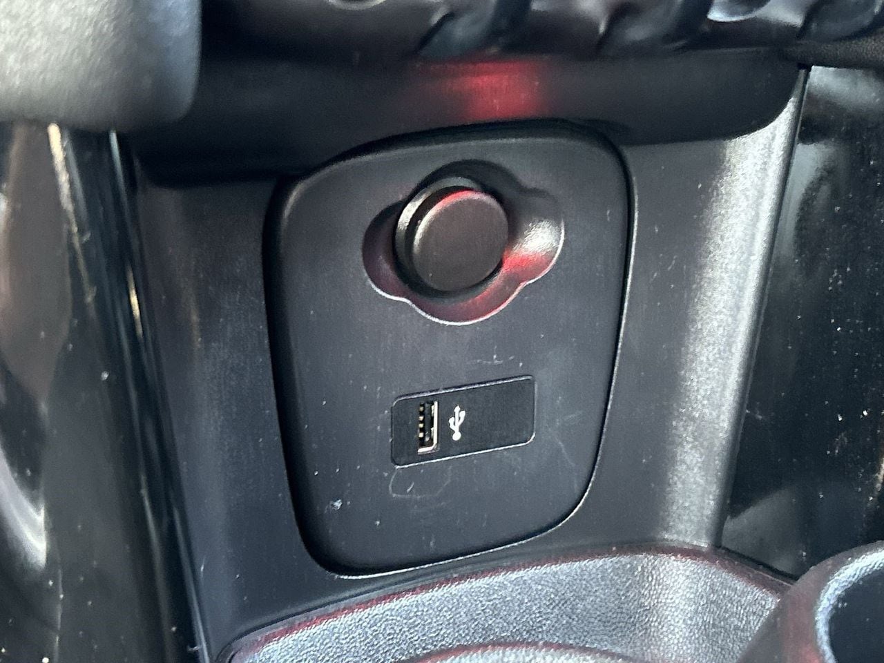 Used 2019 Pepper White MINI Classic image 27