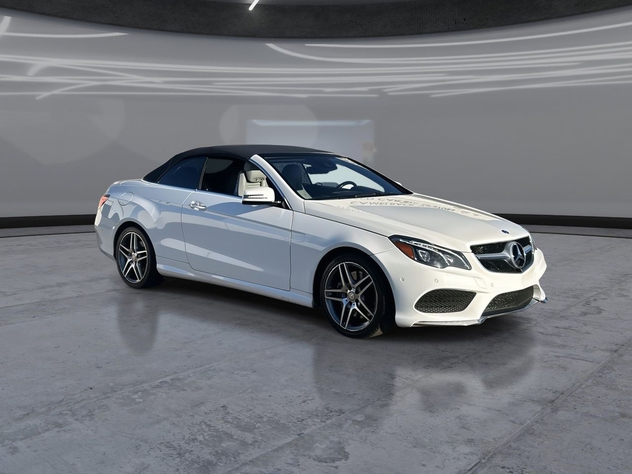 Used 2015 Designo Diamond White Metallic Mercedes-Benz E 550 image 2