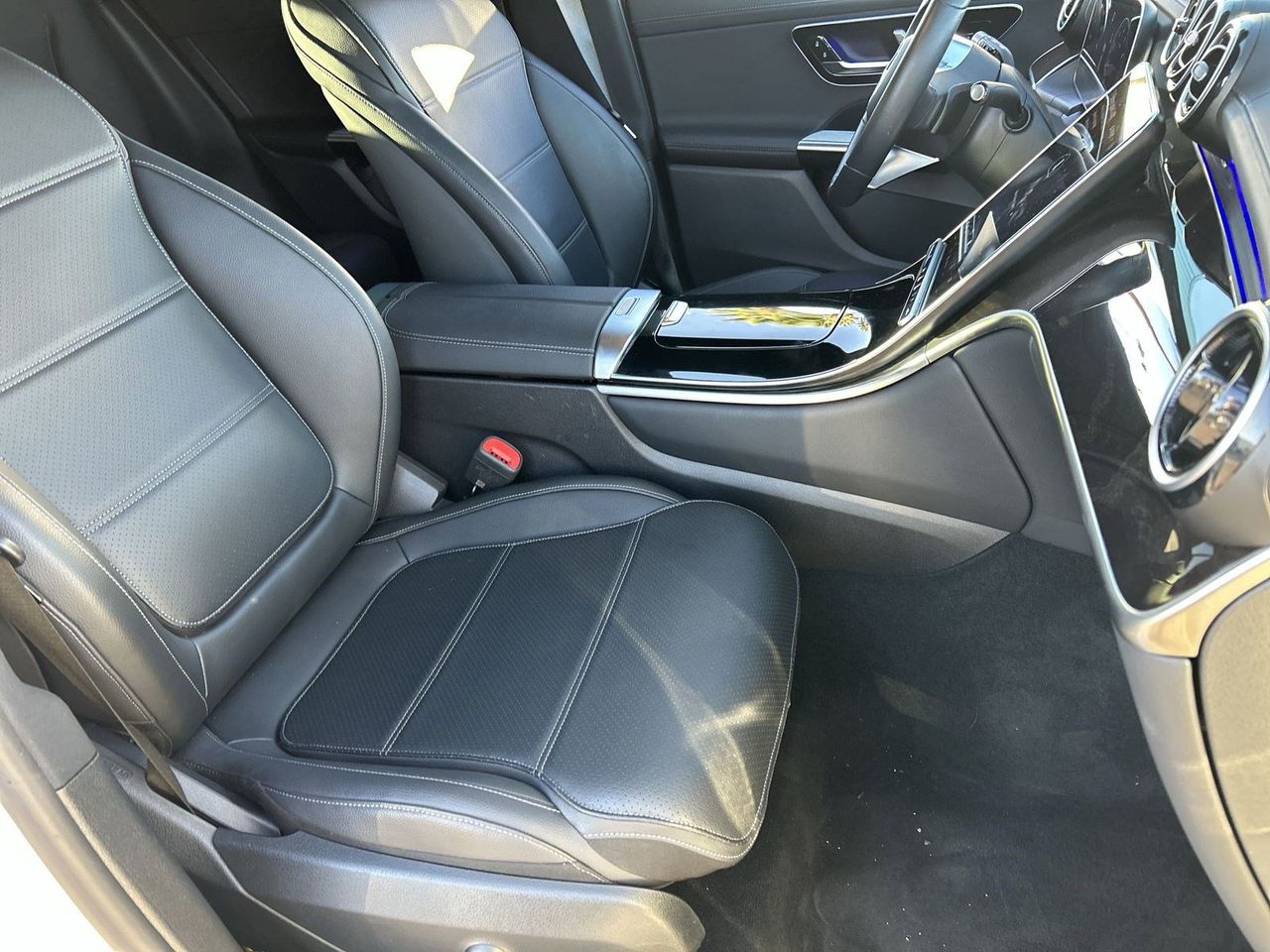 Used 2025 Polar White Mercedes-Benz GLC 300 image 8