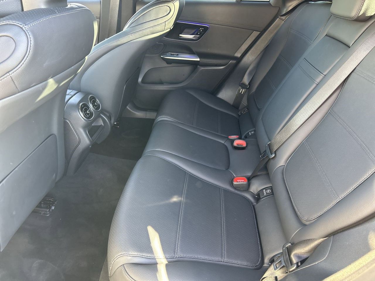 Used 2025 Polar White Mercedes-Benz GLC 300 image 14