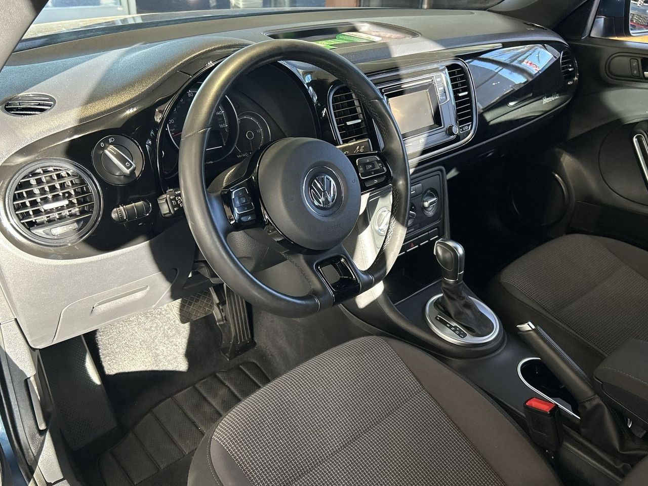 Used 2019 Silk Blue Metallic Volkswagen 2.0T S image 15