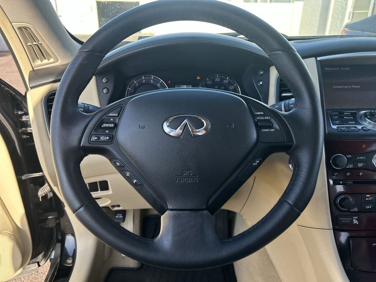 Used 2017 Black Obsidian INFINITI Base image 20