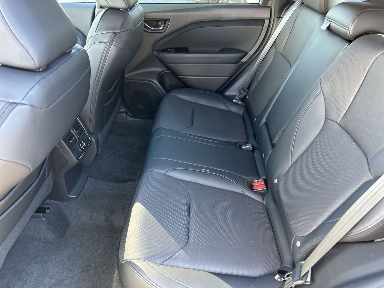 New 2026 Ice Silver Subaru Limited image 13