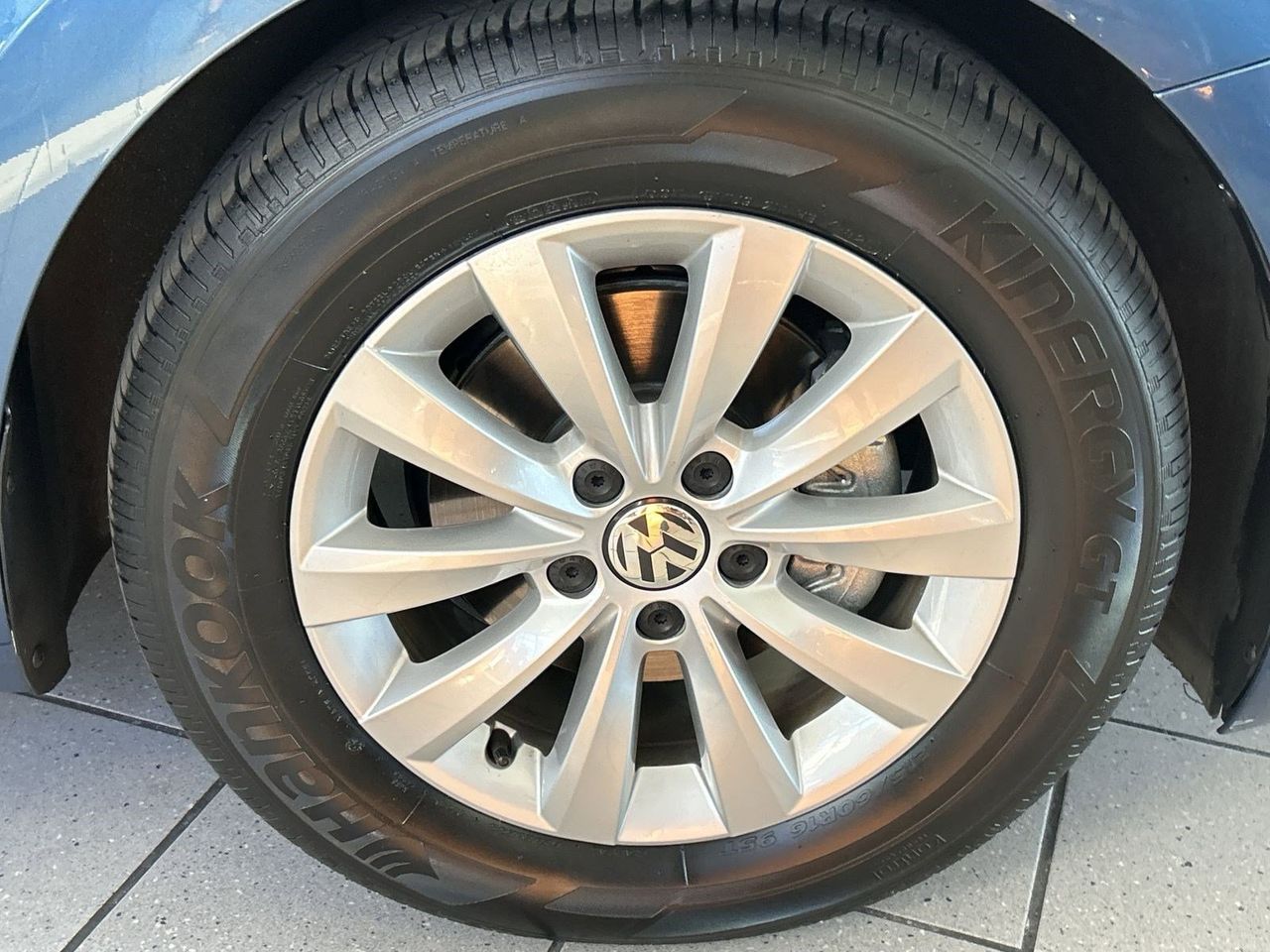 Used 2019 Silk Blue Metallic Volkswagen 2.0T S image 7