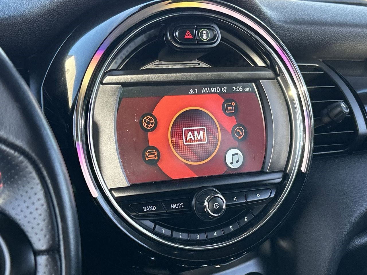 Used 2019 Pepper White MINI Classic image 23